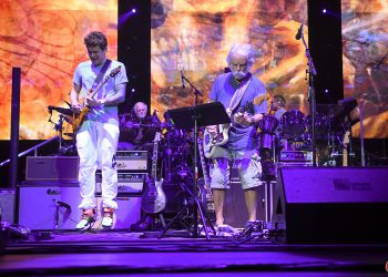 Dead & Company Does Paul Simon